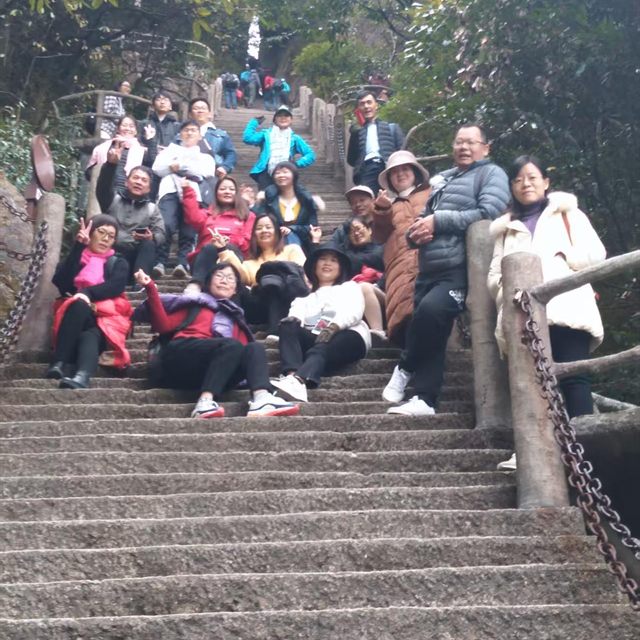 升源团队景区阶梯合影